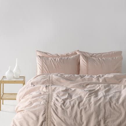 Фото -Сімейний комплект постільної білизни Limasso "Tissue lace pristine" з мереживом (рожевий) 147916